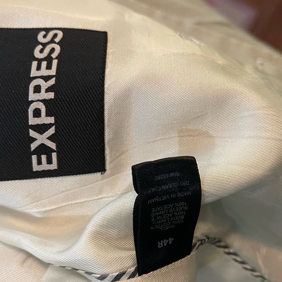 mens express searsucker suit - Picture 6 of 7